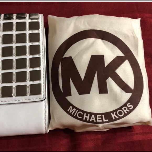 MICHAEL KORS NATALIA TILE GENUINE LEATHER CLUTCH - Picture 9 of 13